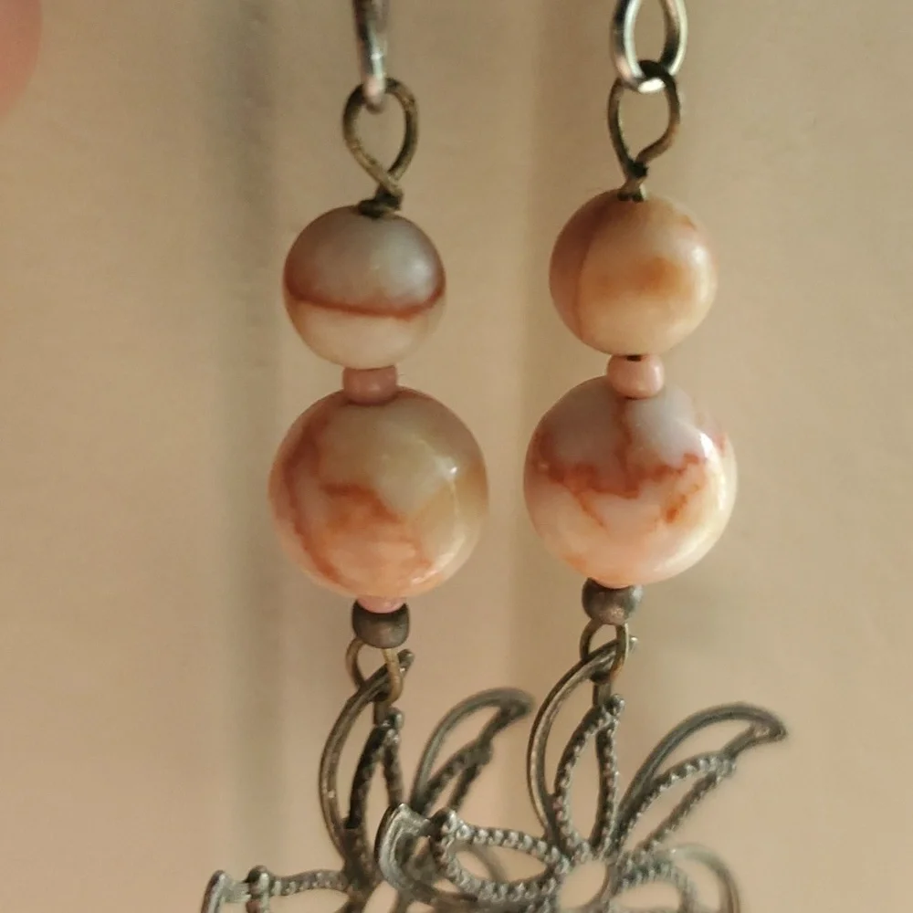 Marbled two-tone pink bead flower/pinwheel dangle earrings